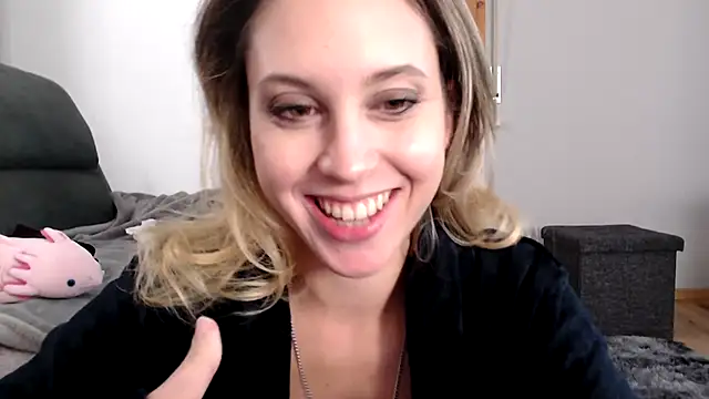 L Sofia online show from November 11, 5:19 pm