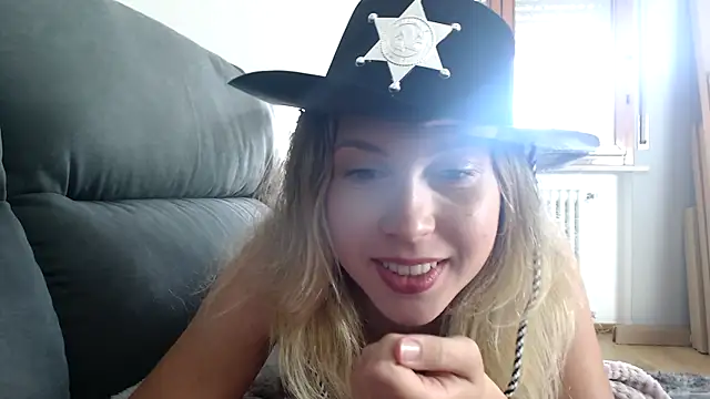 Snapshot of L_Sofia chatting on October 16, 2:58 pm L Sofia online show from October 16, 2:58 pm