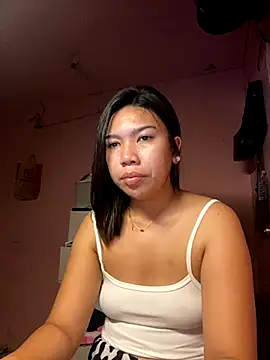 Snapshot of aniya_04 chatting on October 20, 1:44 pm aniya 04 online show from October 20, 1:44 pm