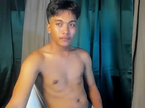 Snapshot of chris_hot_asian_loverboy chatting on June 1, 10:04 am chris hot asian loverboy online show from June 1, 10:04 am