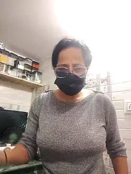 meenu bhabhi547 online show from February 9, 3:15 am