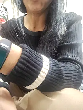 Snapshot of meenu_bhabhi547 chatting on November 29, 3:17 am meenu bhabhi547 online show from November 29, 3:17 am