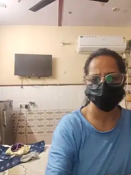 meenu bhabhi547 online show from February 13, 3:28 am