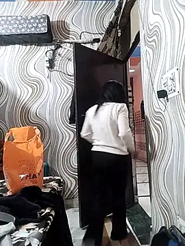 Snapshot of meenu_bhabhi547 chatting on November 18, 4:27 am meenu bhabhi547 online show from November 18, 4:27 am