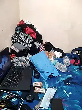 Snapshot of meenu_bhabhi547 chatting on November 23, 1:48 am meenu bhabhi547 online show from November 23, 1:48 am