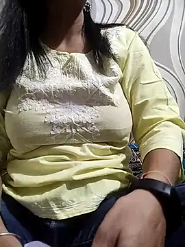 Snapshot of meenu_bhabhi547 chatting on November 4, 4:38 am meenu bhabhi547 online show from November 4, 4:38 am