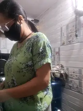 meenu bhabhi547 online show from March 27, 2:09 am