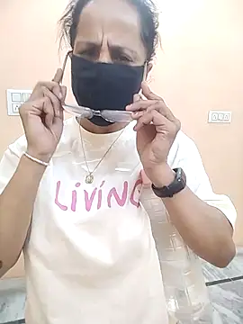 meenu bhabhi547 online show from April 7, 5:20 am