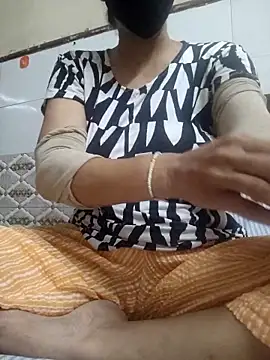 meenu bhabhi547 online show from April 6, 2:07 am