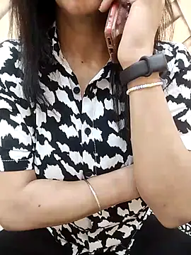 meenu bhabhi547 online show from April 1, 4:36 am