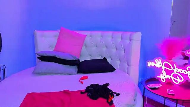 JessicaSky  online show from November 14, 8:45 pm