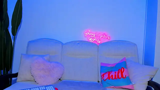 JessicaSky  online show from February 21, 8:33 pm