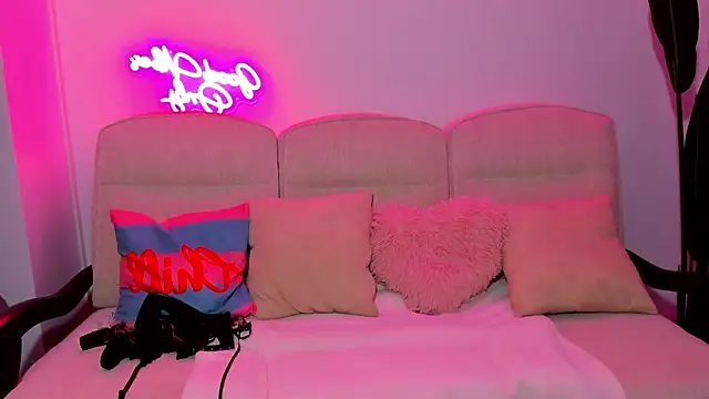 JessicaSky  online show from March 19, 9:04 pm