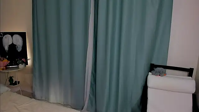 Chloeee4200 online show from December 15, 1:06 pm