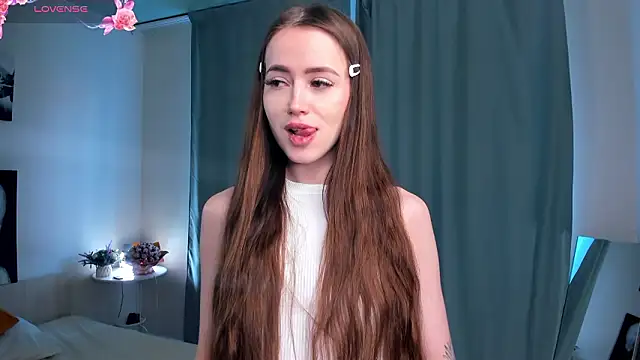 Chloeee4200 online show from March 13, 1:05 pm