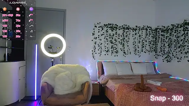 EvaLone1 online show from February 7, 9:12 pm