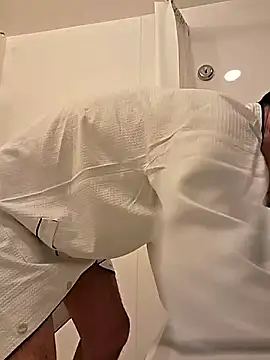 erosuke9 online show from February 2, 1:10 pm