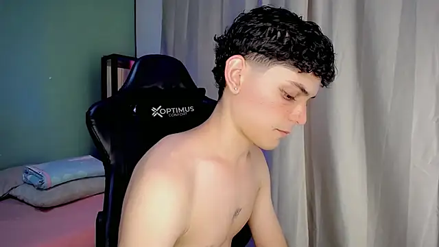 dilan hott  online show from November 14, 8:23 pm