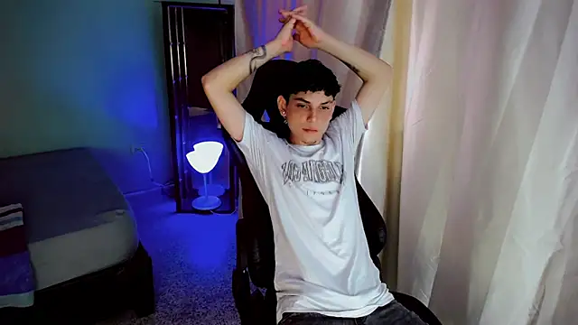 dilan hott  online show from October 1, 3:05 pm