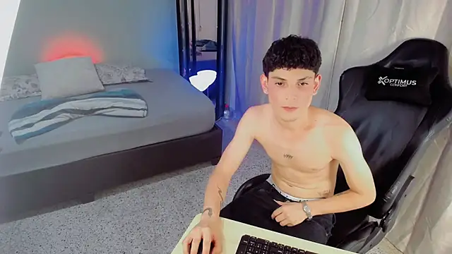 dilan hott  online show from September 26, 8:49 pm