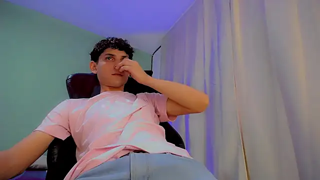 dilan hott  online show from September 13, 8:42 pm