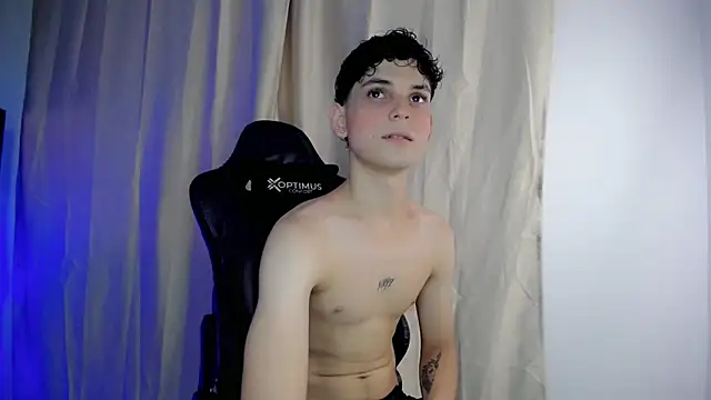 dilan hott  online show from October 23, 8:29 pm