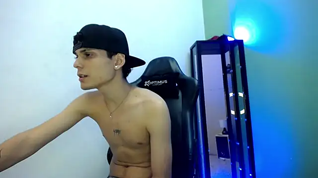 dilan hott  online show from January 14, 8:56 pm