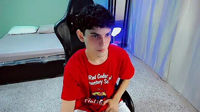 dilan hott  online show from September 11, 8:31 pm