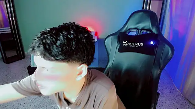 dilan hott  online show from September 17, 8:33 pm