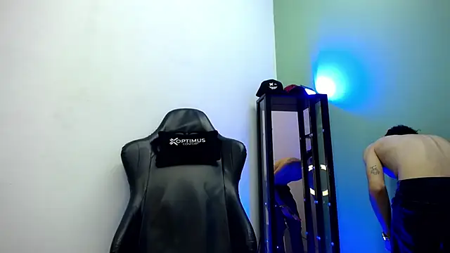 dilan hott  online show from January 13, 7:51 pm