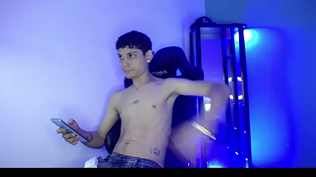 dilan hott  online show from January 6, 3:49 pm