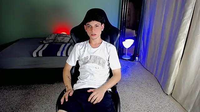 dilan hott  online show from October 2, 8:12 pm