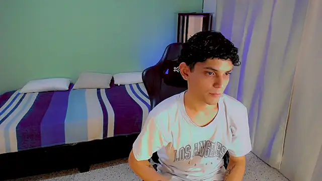 dilan hott  online show from September 12, 8:30 pm