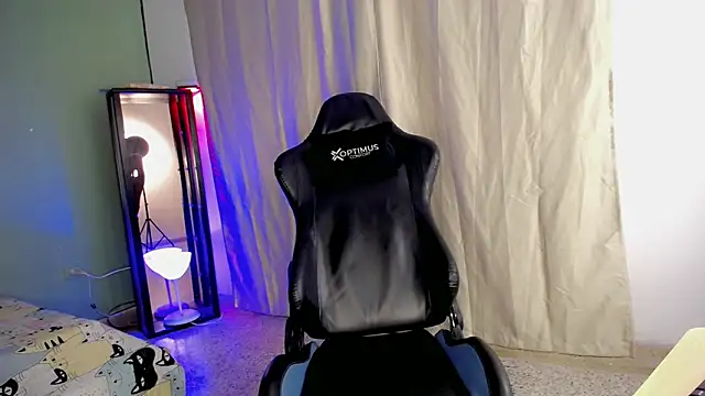 dilan hott  online show from November 3, 6:44 pm