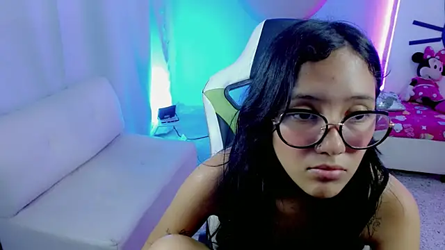 mishel hott online show from October 14, 8:42 pm
