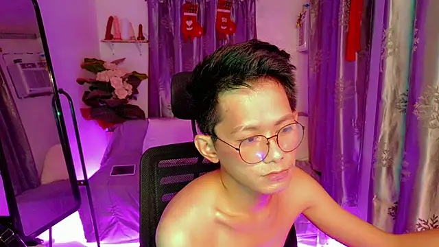 Skinny CumLoader69 online show from November 22, 6:18 pm