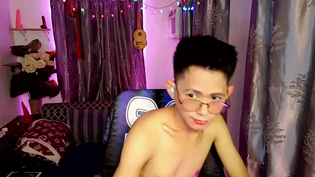 Snapshot of Skinny_CumLoader69 chatting on February 18, 1:58 am Skinny CumLoader69 online show from February 18, 1:58 am