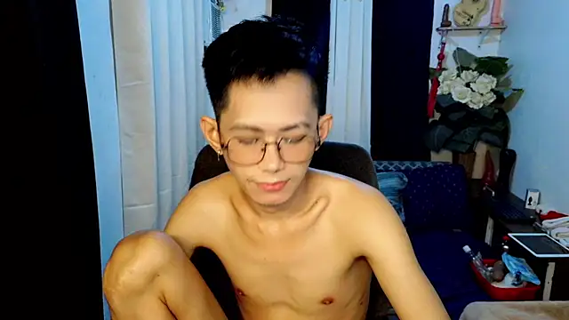 Snapshot of Skinny_CumLoader69 chatting on February 23, 12:28 pm Skinny CumLoader69 online show from February 23, 12:28 pm