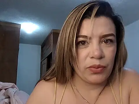 Snapshot of 2416Angelita-latin chatting on August 2, 5:10 pm 2416Angelita-latin online show from August 2, 5:10 pm