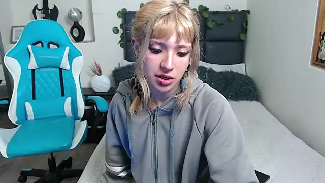 Amnesia  online show from September 25, 2:12 pm