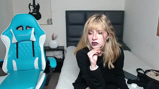 Snapshot of Amnesia_ chatting on October 27, 1:01 pm Amnesia online show from October 27, 1:01 pm