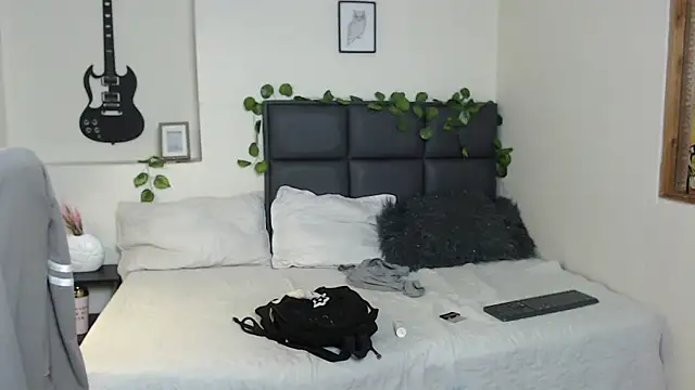 Amnesia  online show from September 22, 12:44 pm