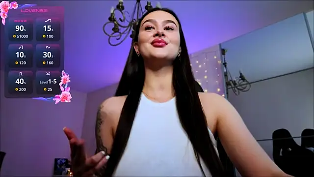 Veronica Larsson online show from June 15, 4:39 pm
