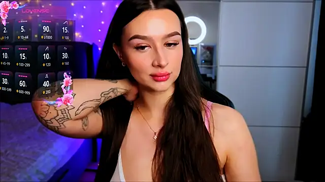 Veronica Larsson online show from February 24, 8:26 am