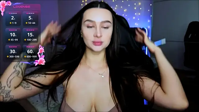Veronica Larsson online show from July 3, 4:46 pm