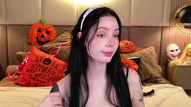 Goldy Stark online show from October 31, 8:49 pm