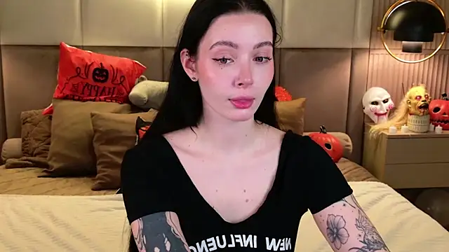 Goldy Stark online show from October 30, 8:50 pm