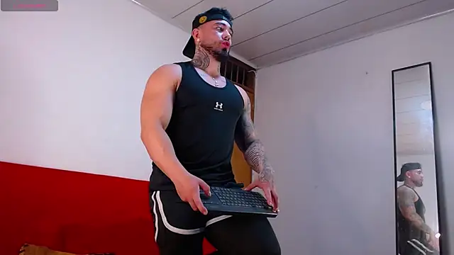 tommyblessd1 online show from February 4, 6:08 am