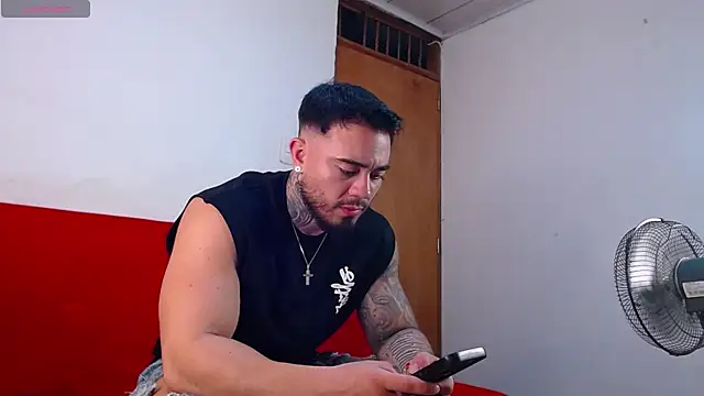 tommyblessd1 online show from February 15, 3:51 am