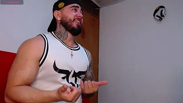 tommyblessd1 online show from November 8, 1:03 pm